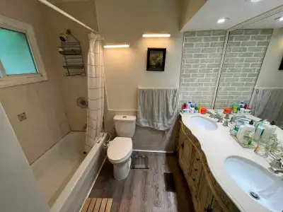 Private Master Bedroom + Ensuite | $1,050/mo All-Inclusive | Markham (Yonge & Steeles) Spacious mast...