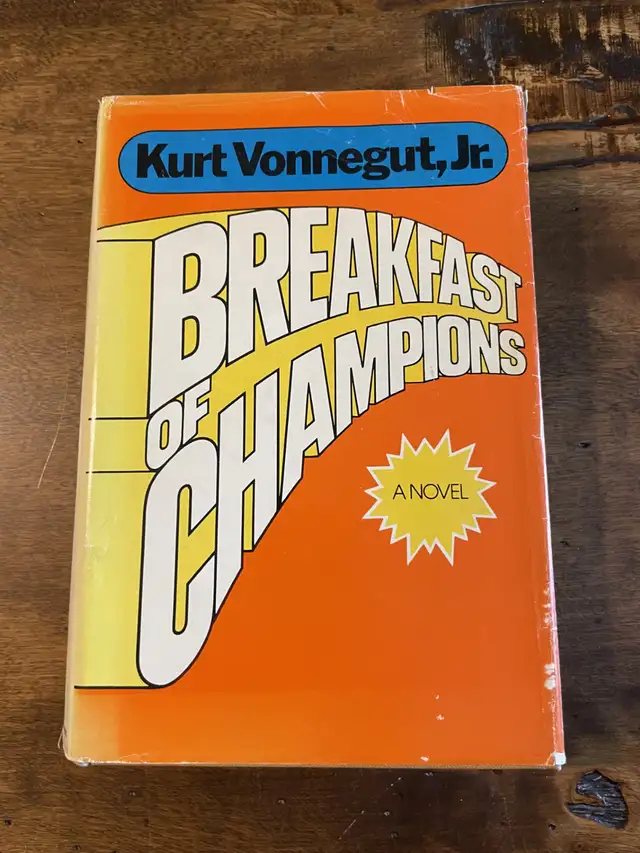 Breakfast of Champions  Kurt Vonnegut Jr. - Book Club Edition/HC in Fiction in Oakville / Halton Region - Image 2