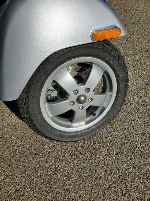 2007 Vespa GTS 250 ie in Scooters & Pocket Bikes in Edmonton - Image 7