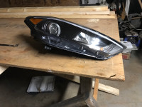 16-18 Tucson passenger headlight 