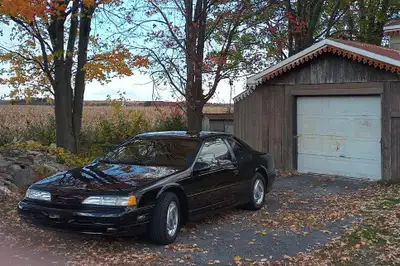 Ford Thunderbird Super Coupe 1991 , tout équipé et original , seulement 2 proprios . Jamais vu l’hiv...