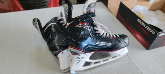 Hocket Skates (several sizes) Post 2 of 2 in Hockey in Ottawa