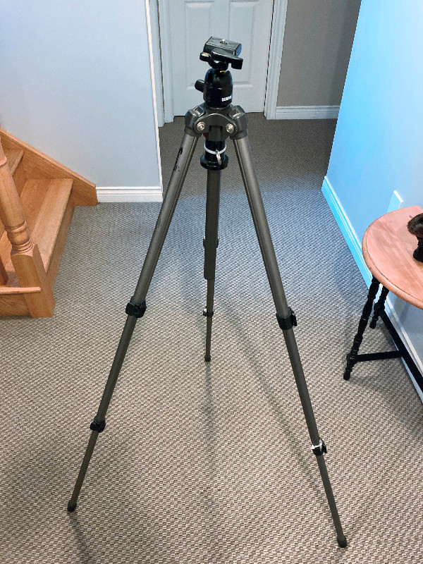 Velbon Sherpa  200R tripod with ball head and mounting plate in Cameras & Camcorders in North Bay - Image 2