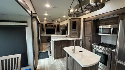 Very good condition, never slept in, used as job site trailer for new home build. Purchased in Novem...