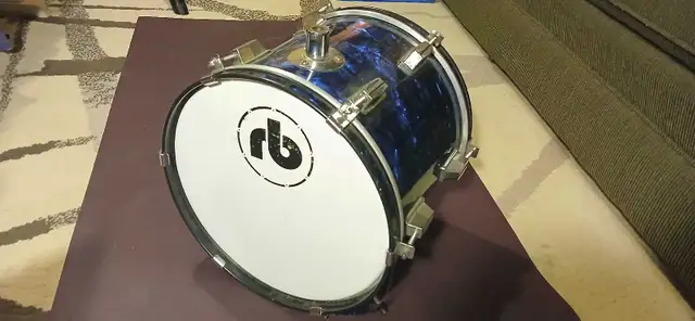 Junior 3-piece drum set plus 1 snare in Drums & Percussion in Oshawa / Durham Region - Image 6