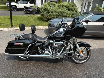 Harley Davidson Road Glide 2021 Moteur 107 Milwaukee-Eight. Six vitesses. Régulateur de vitesse, ABS...
