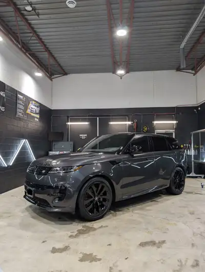 AMAZING NEW PRICE!!!!! SAVE ON THE LUXURY TAX! 2024 Land Rover Range Rover Sport Dynamic HSE Exterio...