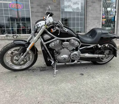 C’est avec un petit pincement au cœur que je mets en vente ma V-Rod 2012, que j’ai achetée en 2021 e...