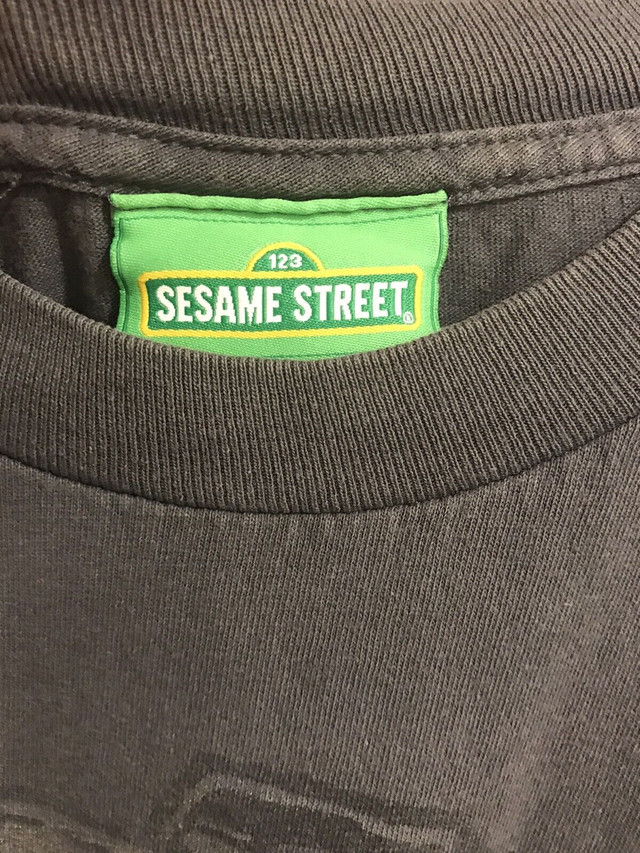 Vintage Sesame Street Oscar the Grouch T-Shirt in Arts & Collectibles in City of Toronto - Image 2