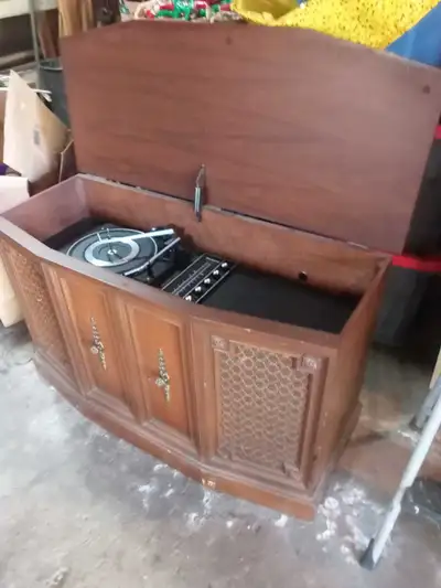 1970s wooden stereo working