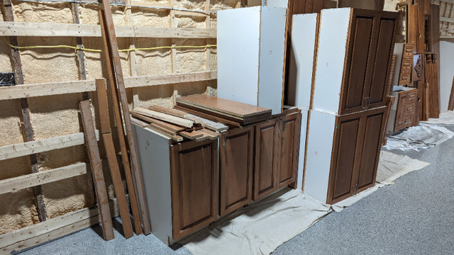 LARGE Selection Solid Maple Kitchen Cabinets / Uppers + Lowers in Bookcases & Shelving Units in Brockville - Image 2