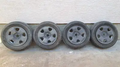 Set of 4 Michelin X-Ice winter 225/65R17 with about 50-60% tread left Mounted on Jeep steel rims Jee...