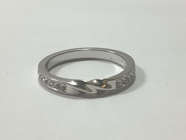 Genuine Swarovski Ring Size 55(7) M Semi-Eternity Ring : Ref#106 in Jewellery & Watches in City of Toronto - Image 2