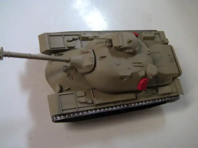 Plastic Toy Biege Medium Tank. Works for 28mm scale wargames. in Toys & Games in Ottawa - Image 3