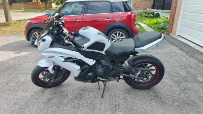 2013 Kawasaki Ninja 650 – 11,340 km Selling because I bought a car and no longer ride. - 11,340 km -...