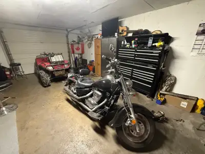 109,00km runs great and loud pipes leather saddle bags few other misc parts