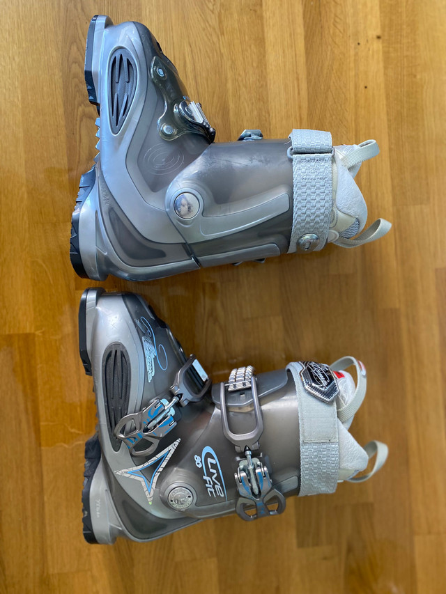 Ski Boots ATOMIC LIVE FIT 80 in Ski in City of Toronto