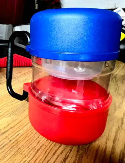 This Hill's pet travel container is a convenient way to bring food and water on the go for your furr...