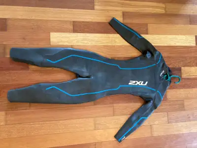 2XU  xs women’s wetsuit, View more