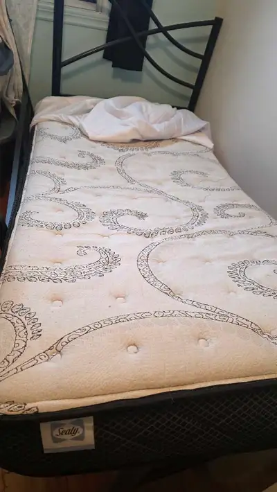 base de lit en métal noir , View more