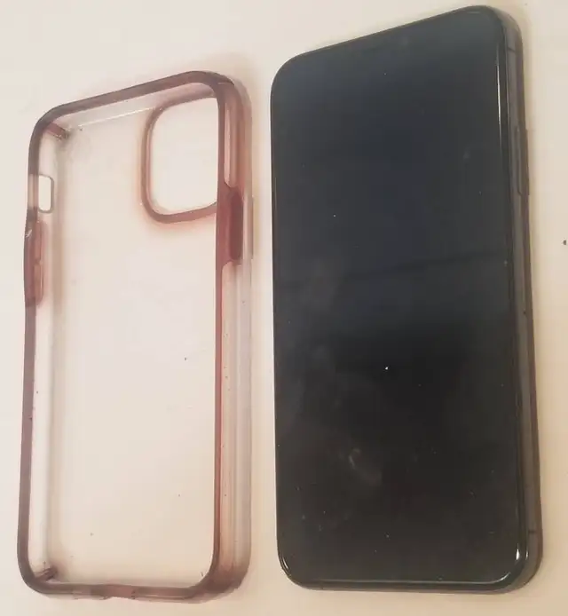 Apple iPhone X – 64GB – Locked – For Repair / Parts in Cell Phones in Delta/Surrey/Langley - Image 4