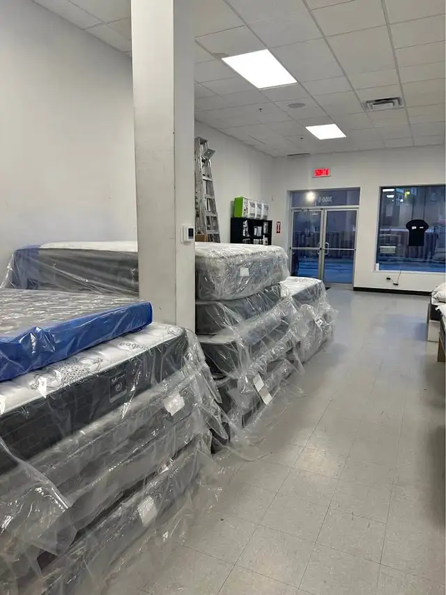 Matelas queen,Matelas double,Matelas king,Matelas simple à vendr in Beds & Mattresses in City of Montréal - Image 3