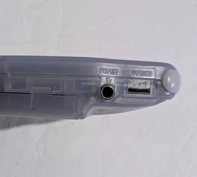 Gameboy Advance Clear Glacier Handheld Console GBA Nintendo in Older Generation in Charlottetown - Image 10