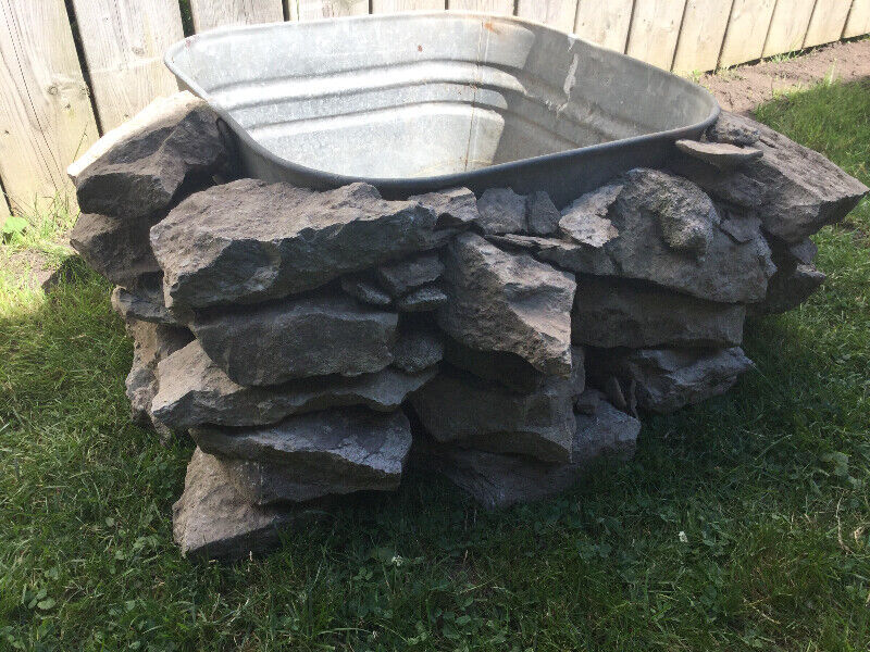 Stones & Pond/Galvanized Antique Wash Basin Patio & Garden Furniture
