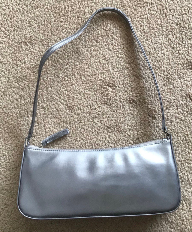 Ladies Silver ALDO 4” Heels Size 37 (6.5) and Matching Handbag  in Women's - Shoes in Norfolk County - Image 2