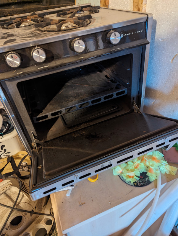 Propane Stove in Stoves, Ovens & Ranges in Sault Ste. Marie - Image 2