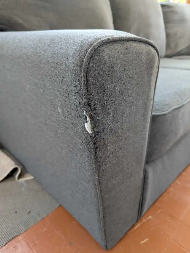 Hide a bed Couch in Couches & Futons in Winnipeg - Image 4
