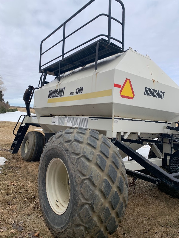 Bourgault seed tank/ air seeder Farming Equipment Red Deer Kijiji