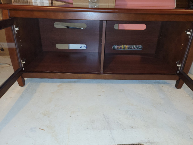 TV table in TV Tables & Entertainment Units in Oshawa / Durham Region - Image 2