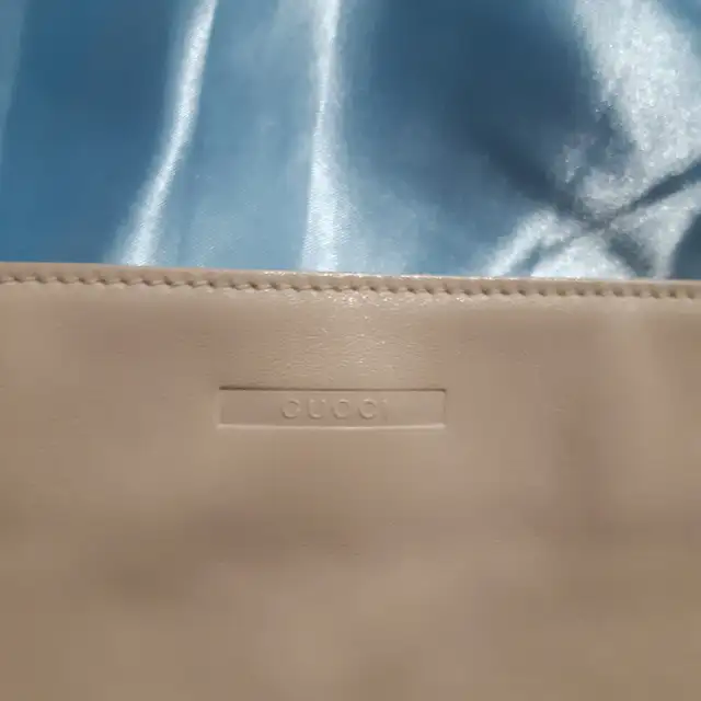 Gucci Leather Shoulder Bag Beige in Women's - Bags & Wallets in Peterborough - Image 3