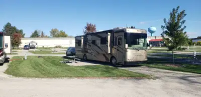Beautiful motorhome in good condition. Mechanicals are updated have all recepts Totally renovated in...