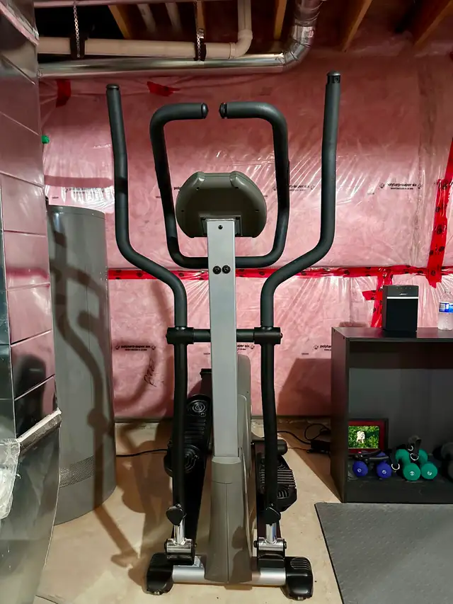 Elliptical trainer (Body Craft ECT 2100) in Exercise Equipment in Barrie - Image 3