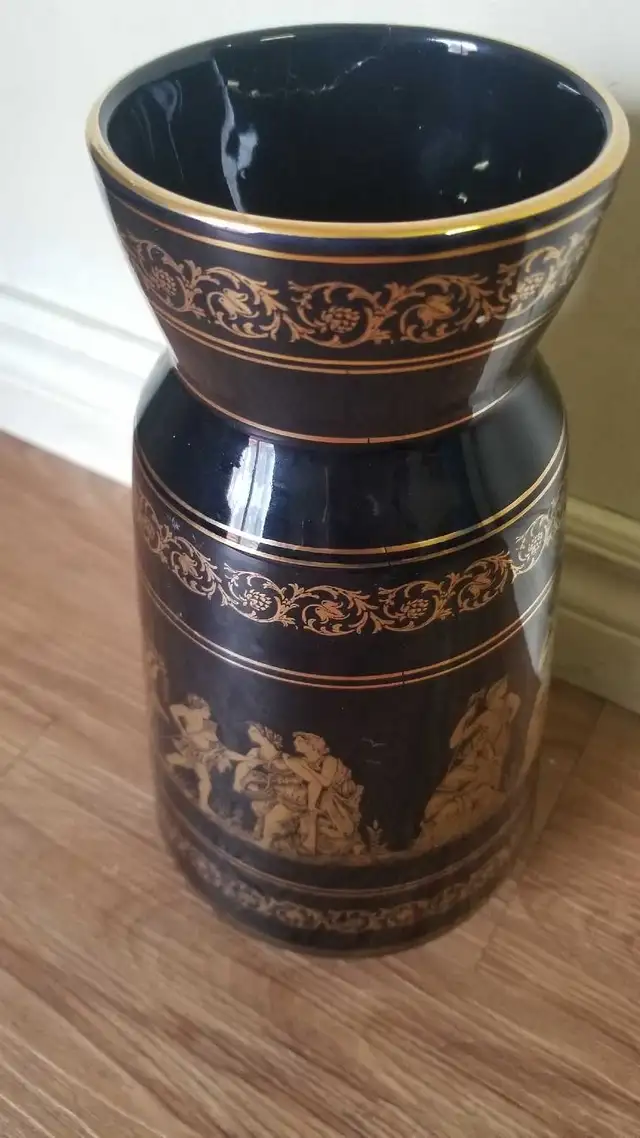 Hand Painted Vase 63735877672449120