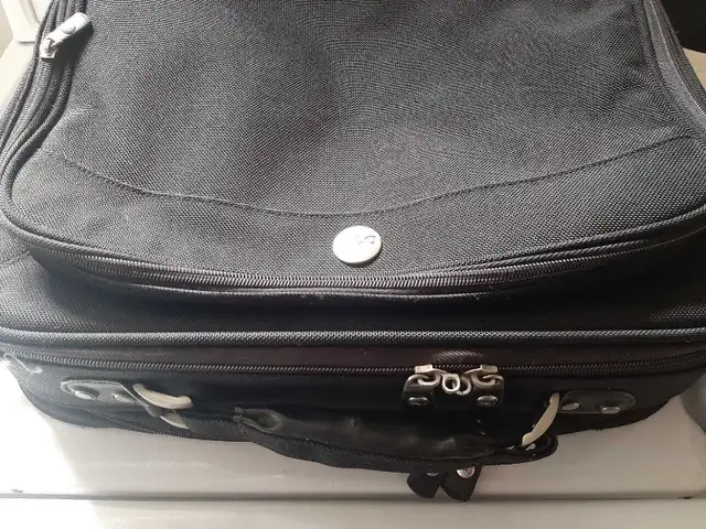 Sac pour ordinateur portable Dell in Bags & Luggage in Longueuil / South Shore - Image 3