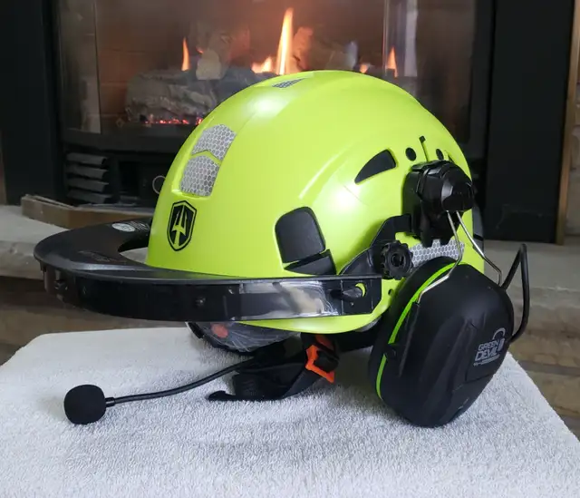 GREEN DEVIL Forestry Helmet 5 in 1 Bluetooth/Mesh Shield - New in Ladders & Scaffolding in City of Toronto - Image 7