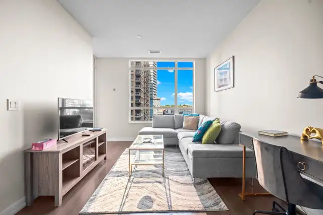 Stunning Modern 2bed/2bath Furnished Apt in Other Countries in Canada - Image 6