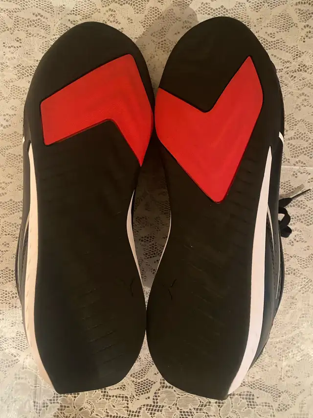 PUMA Scuderia Ferrari Drift Cat Mens Shoes Sz 11 (Like New in Men's Shoes in Hamilton - Image 9