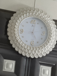 Cream colour wall watch with petals