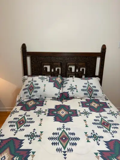 Ensemble chambre à coucher- lit- commodes - tables de nuits, View more