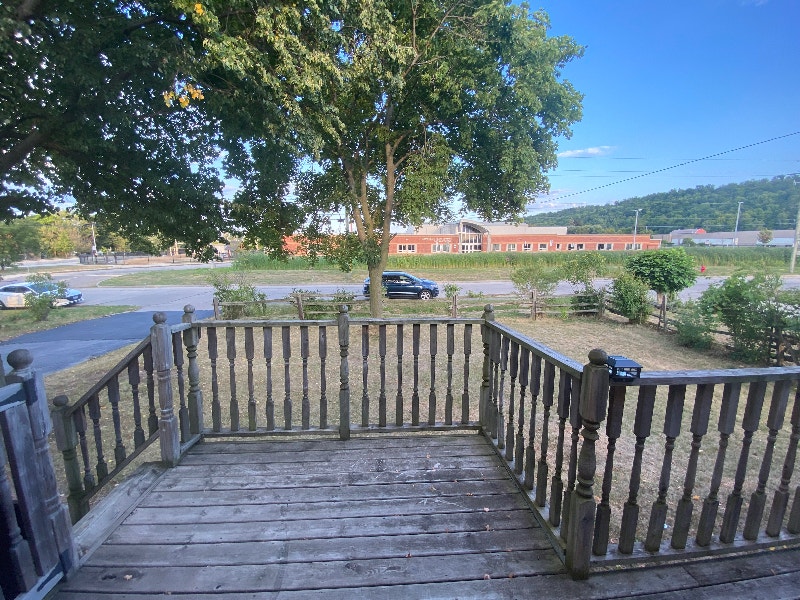 1br available in Stoney Creek Room Rentals & Roommates Hamilton