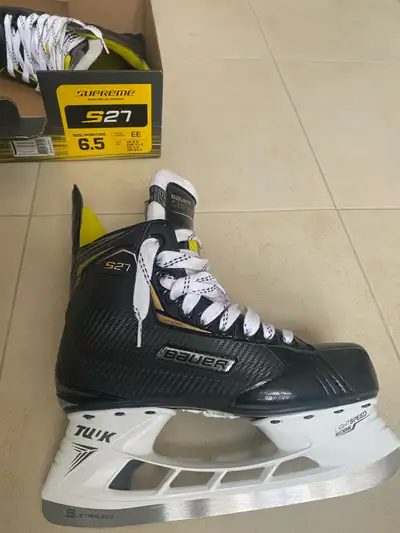 STEAL alert! Bauer Supreme S27 Hockey Skates - Size 6.5, View more