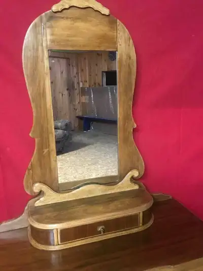 meuble antique Coiffeuse de style victorien à 3 tiroirs en bois, acajou et deux autres essences de b...