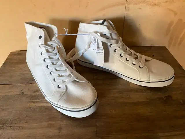 Brand new Old Navy Sneakers, size 12 in Men's in City of Halifax - Image 2