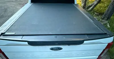 2017-2025 Ford F250/350 Tonneau cover for 6.5ft bed, getting ride of truck, no longer need. 250-617-...