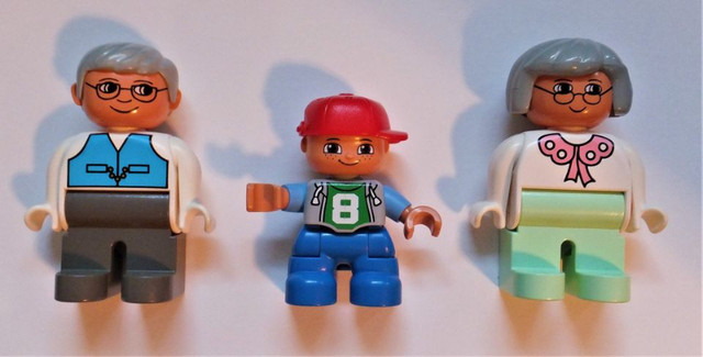 Lego Duplo Collectible Minifigures - Grandparents and Child in Toys & Games in Oshawa / Durham Region