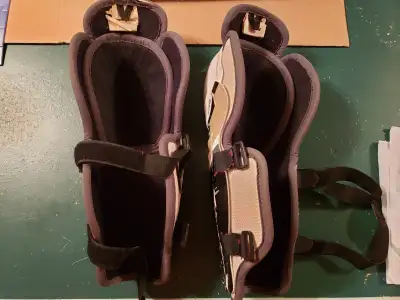 grandeur : L 30 cm / 12 ‘’ Hockey pads